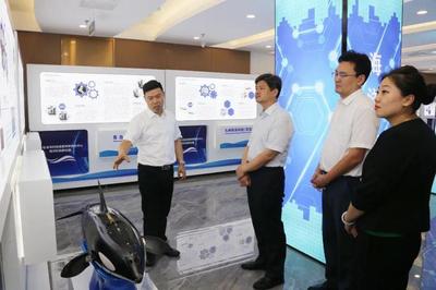 王鋒調(diào)研市南區(qū)金融與科技服務(wù)機(jī)構(gòu)，聚焦科技中介服務(wù)發(fā)展